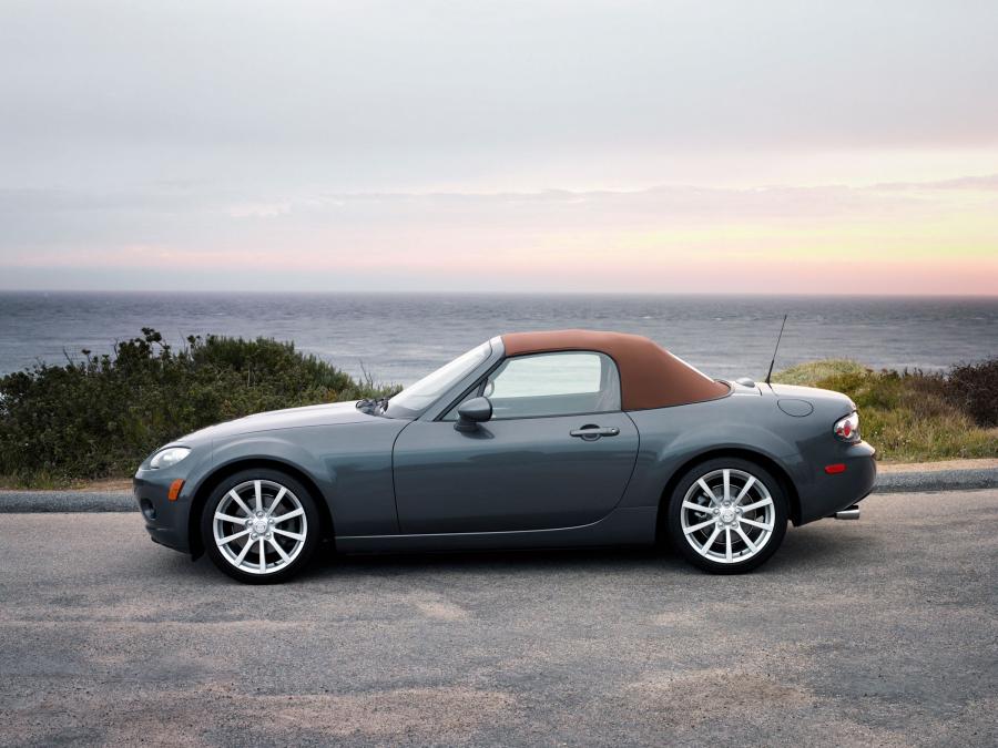  Mazda MX-5 Roadster Coupe 2006 года  (фото 98 из 212)